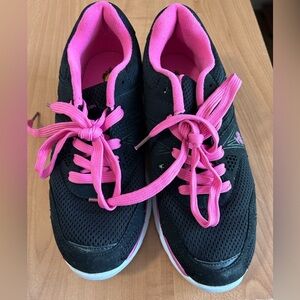 Running shoes tennis athlete women’s size 9 US Polo Association